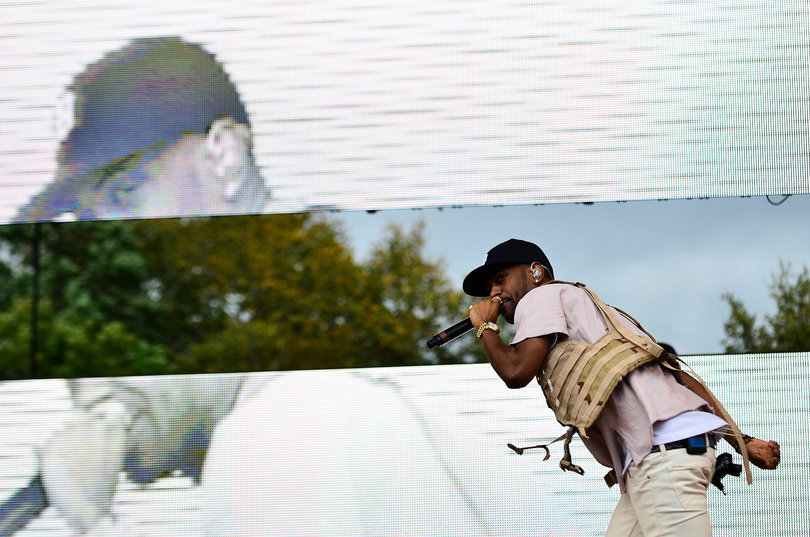 Big Sean, whose real name is Sean Anderson, played hit songs like “I Don’t F*ck With You” and “One Man Can Change the World.” 