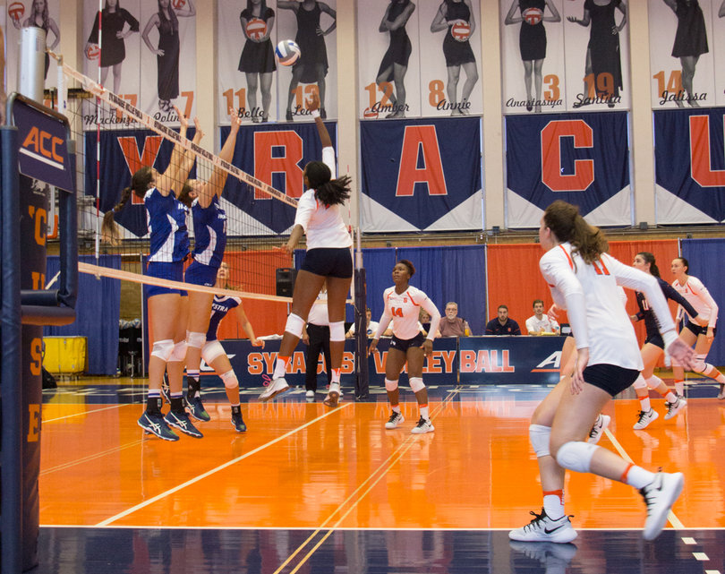 An SU player goes up for the kill against Hofstra. 