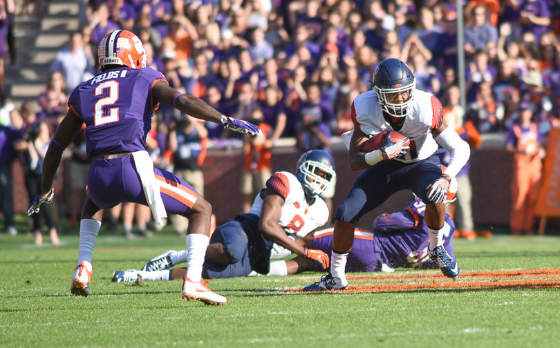 Syracuse totaled 277 yards on Saturday, less than half of Clemson's total (565). 