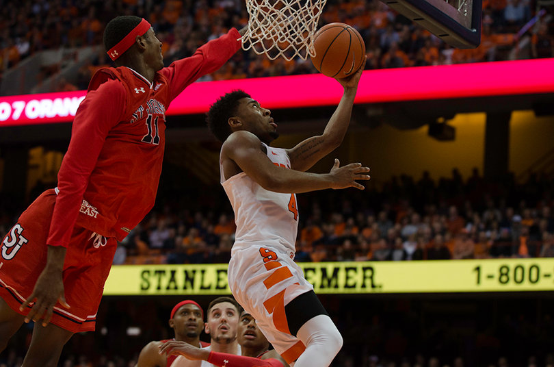 Gillon goes up for a layup with his off hand. He went 1-for-7 on the night. 