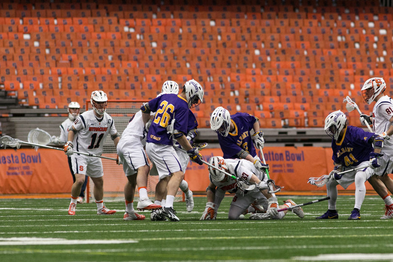 Ben Williams tries to recover the ball on the ground. 