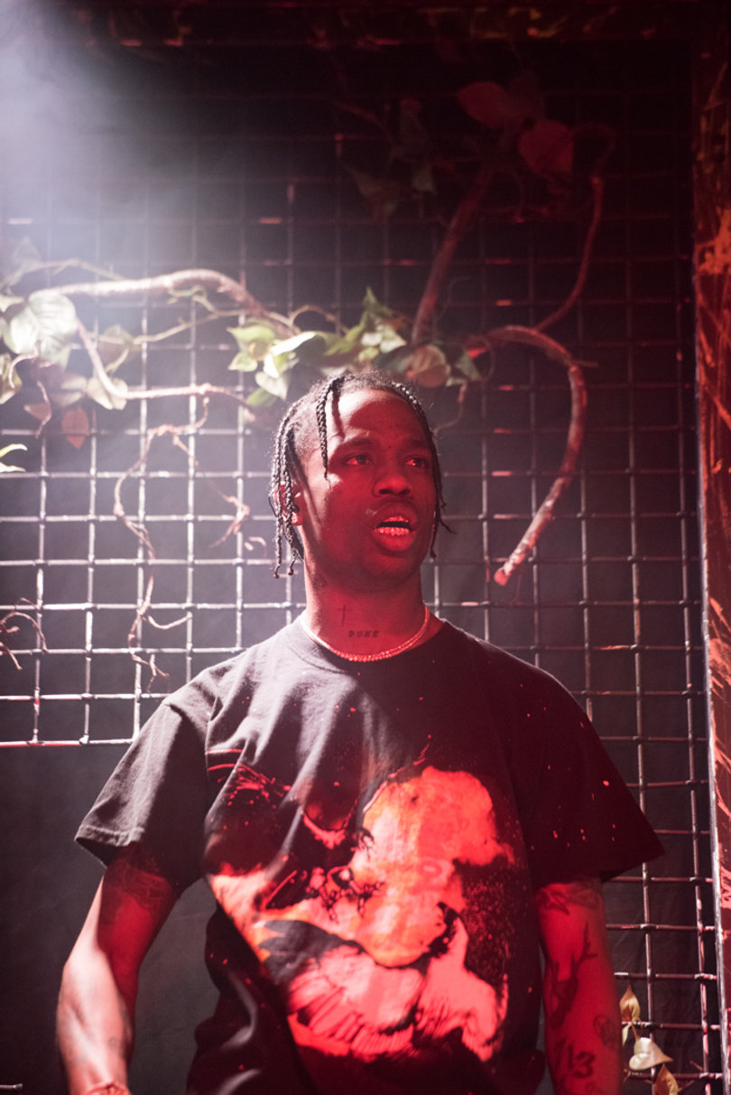At one point throughout the night, Travis Scott left stage and climbed into the crowd. 