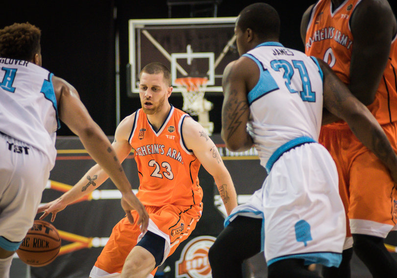 Eric Devendorf went 7-for-17 from the floor for a game-high 19 points in 31 minutes. 
