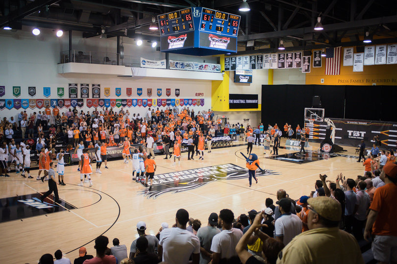 Hundreds of fans packed into LIU-Brooklyn's gym