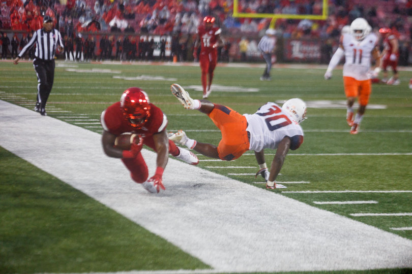 Reigning Heisman-winning quarterback Lamar Jackson ran a clinical, throwing for 270 yards and two touchdowns, adding 111 yards and two more TDs on the ground.