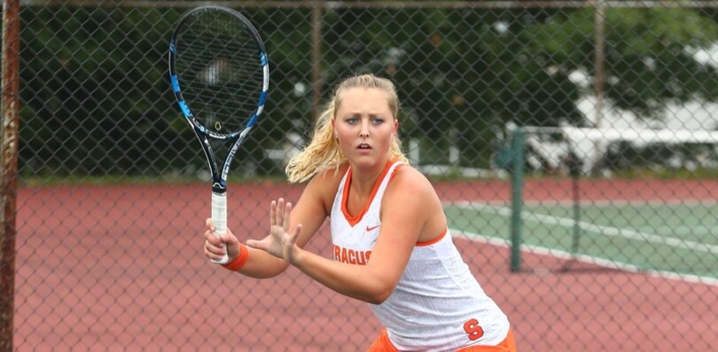 Gabriela Knutson overcomes frustrations in doubles and singles in Syracuse’s 7-0 win