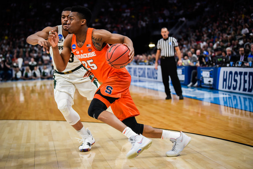 Battle attacks with the left. He led SU with 17 points.