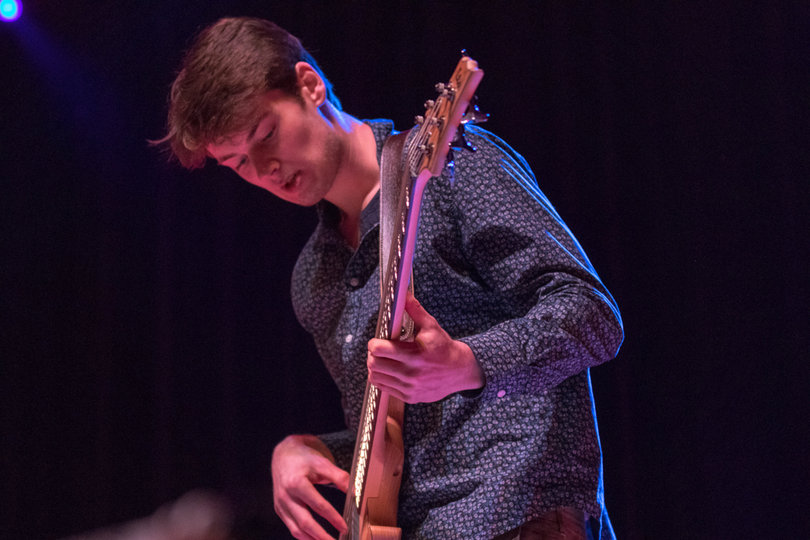 Dan Sagher was Burg's bassist at the show. 