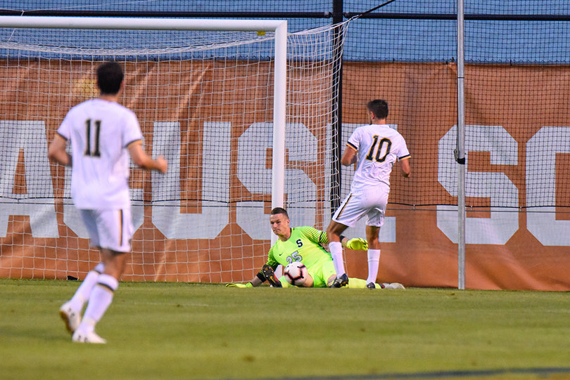 Blake Townes (No. 10) put one shot on goal on Friday for Notre Dame.