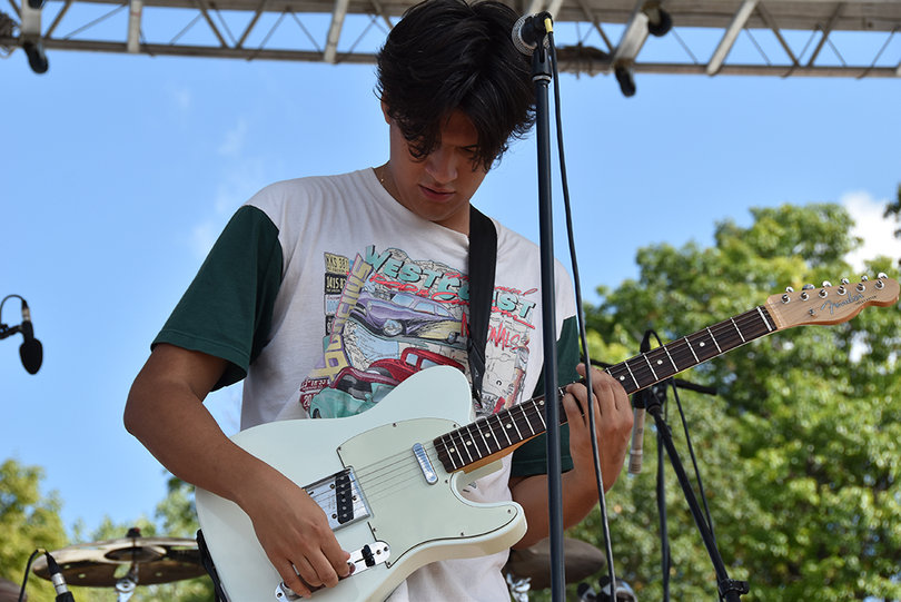 Omar Apollo's band has received positive feedback from their latest album, "Stereo," with 1,078,045 monthly Spotify listeners.