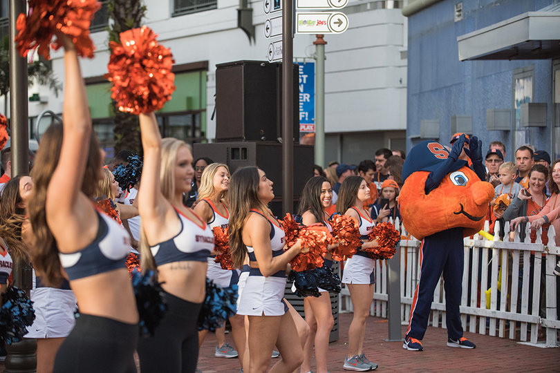Syracuse fans joined in on several chants including a “Let’s go Orange.” 

