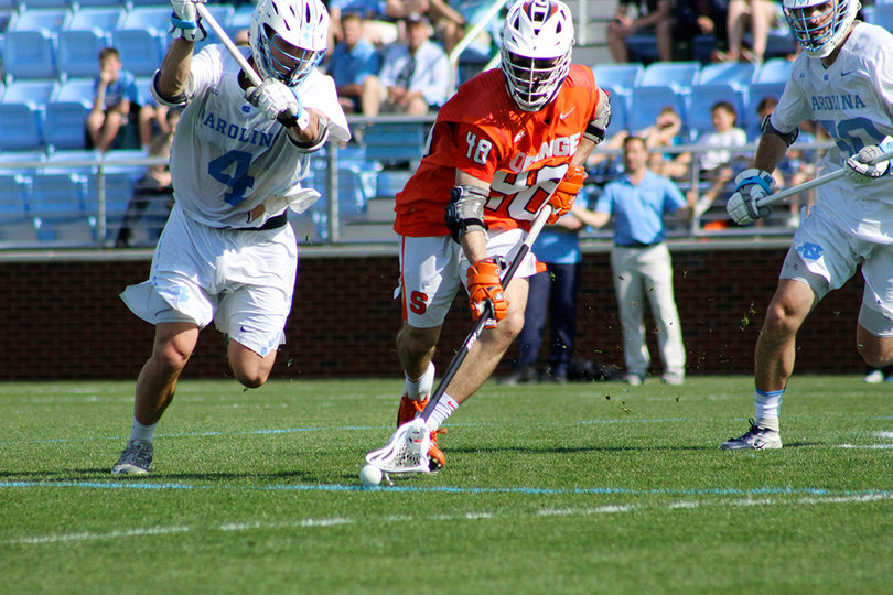 Fernandez goes for a ground ball 
