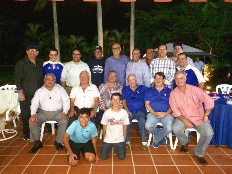 Las Cocolias Crew –– a loyal group of Crabbers fans. 