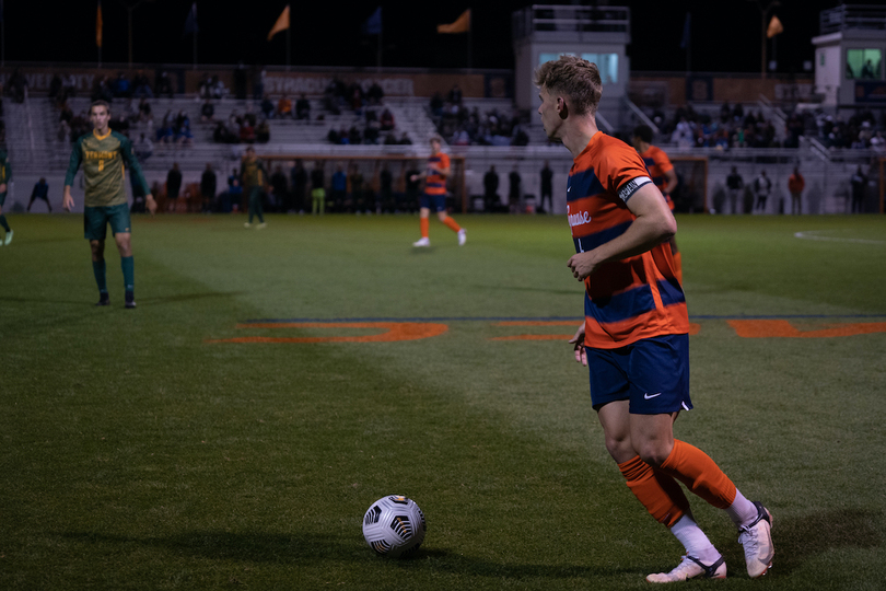 Syracuse uses tactical crosses to beat Vermont 5-2