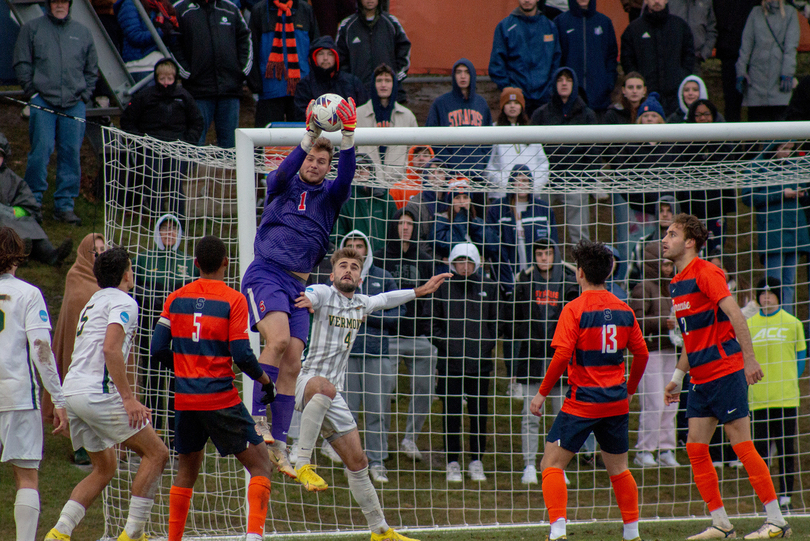 Syracuse’s backline, Russell Shealy hold off Vermont to move on to College Cup