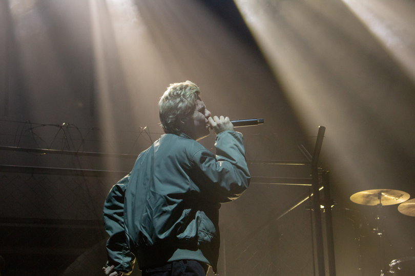 Australian rapper, The Kid LAROI, performed a tribute to Juice Wrld with “GO” and “TELL ME WHY.” Chants of “Long live Juice” filled the OnCenter before the songs were played. 
