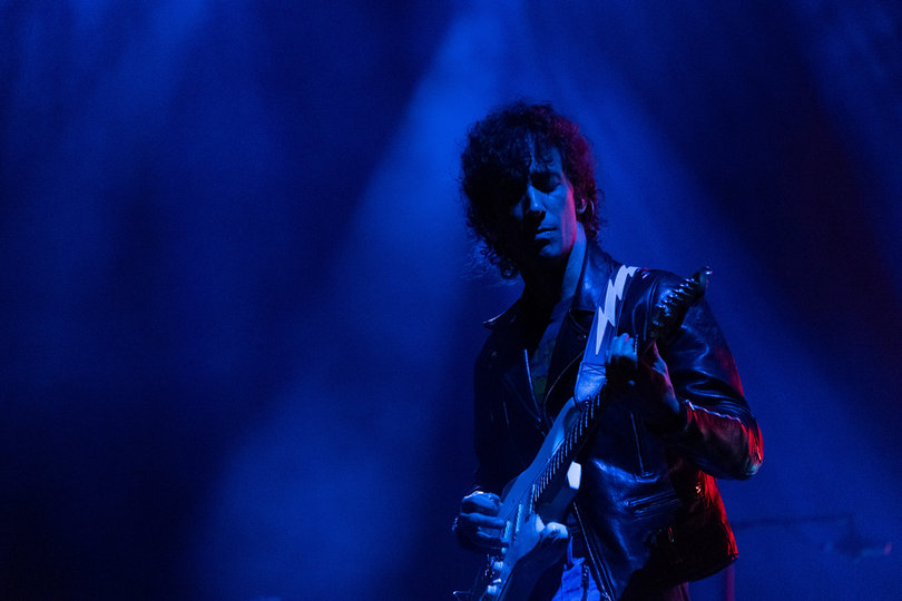 The Strokes guitarist Albert Hammond Jr. wears a Lou Reed T-shirt for the concert in honor of the 1964 Syracuse graduate. Reed was the guitarist, singer and principal songwriter for the Velvet Underground, to which Reed belonged. 