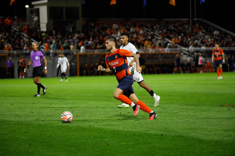 No. 4 SU’s pressure fails in 2-2 draw to No. 7 Louisville