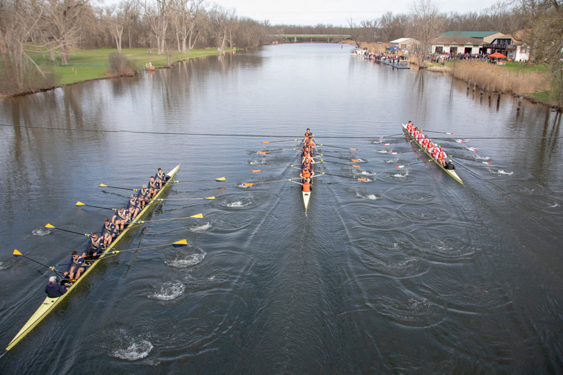 Three boats of the varsity 8 in the race