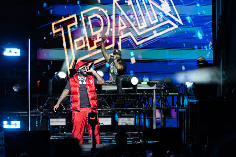 T-Pain sings both classics and remixes for his fans. At one point, T-Pain performed a dance number to Mozart’s Piano Sonata No. 11. 