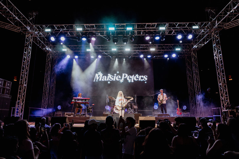 The Dome stage backdrop displays Maisie Peters’ star-adorned logo. Peters performed her popular tracks, including “Boy,” “Body Better” and “I’m Trying (Not Friends).” 