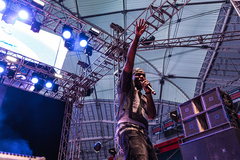 Smino opens Juice Jam as the first performer. He sang his songs “Polynesian,” “Matinee” and “No L’s,” among others.
