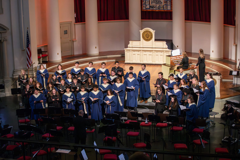 Hendricks Chapel Choir performs in the chapel to kick off SU’s annual Remembrance Week. The choir performed “Valediction” by David Conte, an ode to eternal life and love.