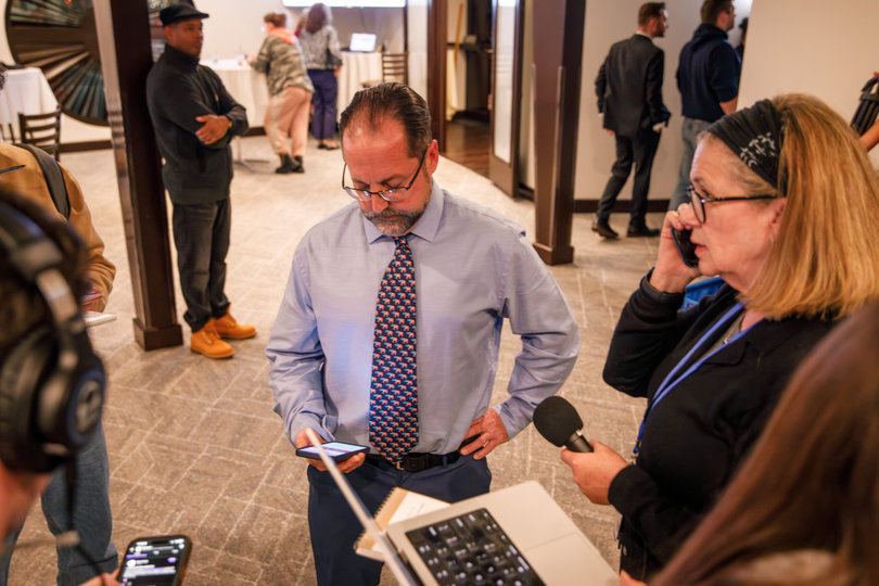 Babilon learns that syracuse.com called the mayoral race in favor of Sharon Owens. He “will not secede” to Owens until the final votes are counted, he said.