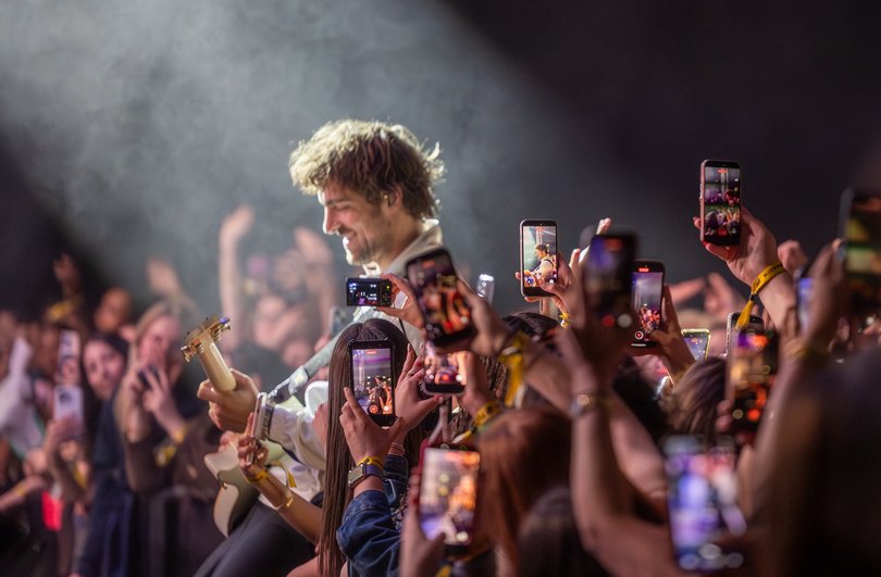 Fans of The Driver Era record Rocky Lynch as he leans into the crowd during “Same Old Story.” Rocky and Ross came together as a musical duo in 2018, forming The Driver Era.