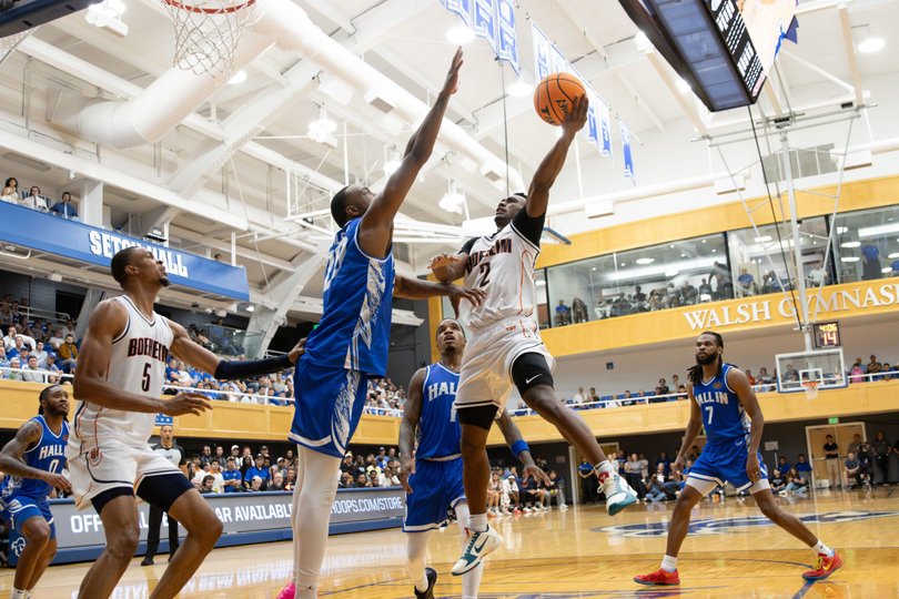 Tyson Walker was one of two non-Syracuse alums to start in Boeheim’s Army’s 82-52 victory over Hall In Tuesday, finishing with four assists.