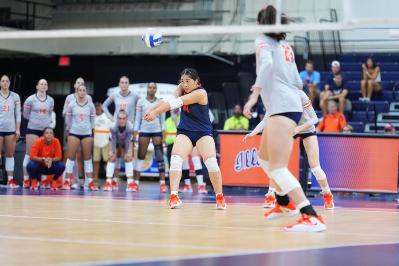 Syracuse volleyball fell to Illinois in straight sets Sunday. The Orange are now 0-2 to start the season against two Power Four opponents.