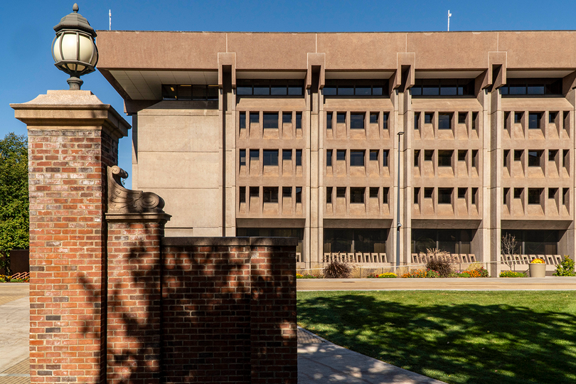 If classes are already becoming stressful, head over to Bird Library to decompress. In addition, head over to Abbott Farms for apple-picking or explore Syracuse’s nature at Pratts Falls.
