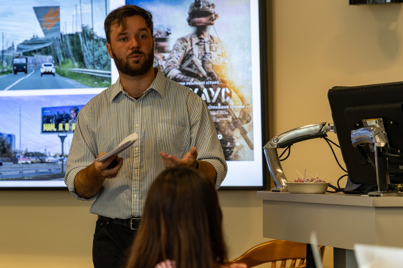 Ukrainian Syracuse native Mykolaj Suchý lectured at SU Tuesday about the Russo-Ukrainian War’s international impacts and technological advancements.