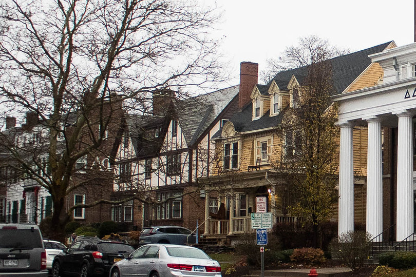 Alpha Epsilon Pi fraternity house