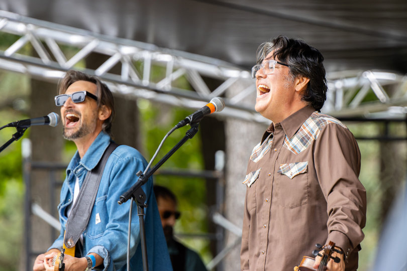 Allen Fellows Project members harmonize at the BareRoots Music Festival. The second annual BareRoots festival brought seven hours of live, indie-folk music to the Thornden Park Amphitheater.